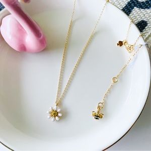 ❗️LAST ONE❗️Kate Spade Mini Daisy with Bee Necklace